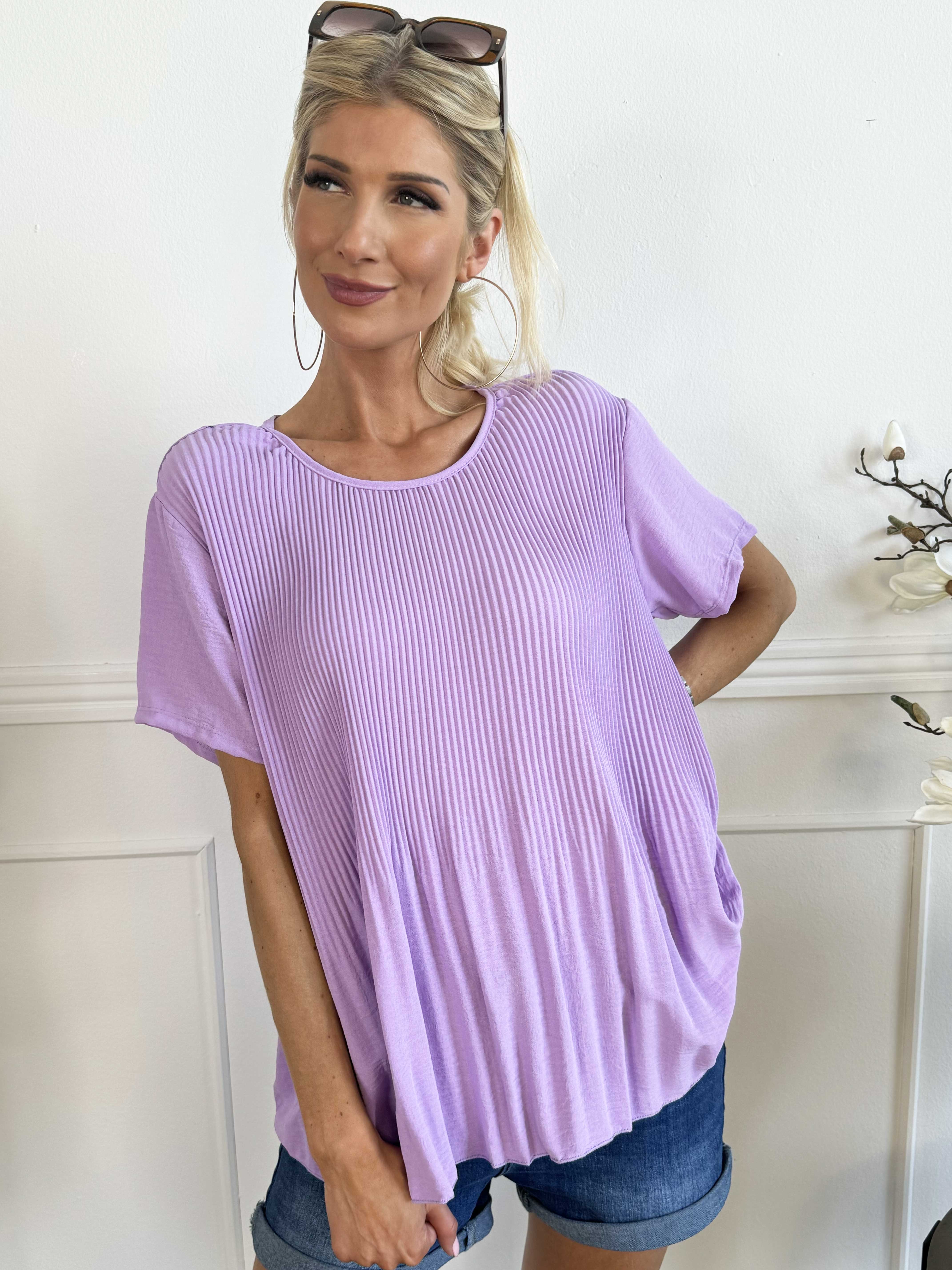 Camilia - Sød plisseret bluse med lille ærme